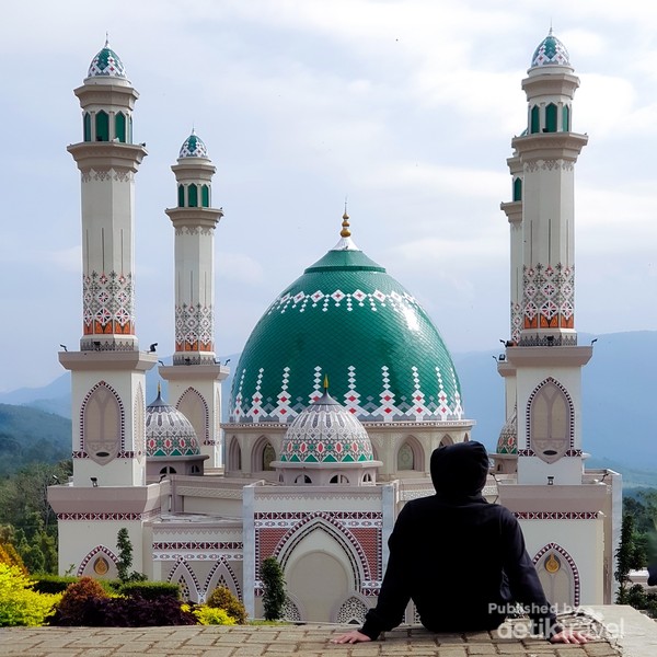 Masjid Pondok Pesantren Ainul Huda: Pusat Kehidupan Beragama di Kesugihan